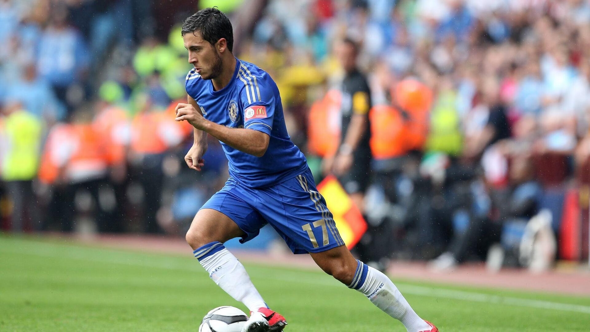 Scout重返赛场，表现优异首场状态出色，热火观众沸腾！观众掌声雷动的简单介绍